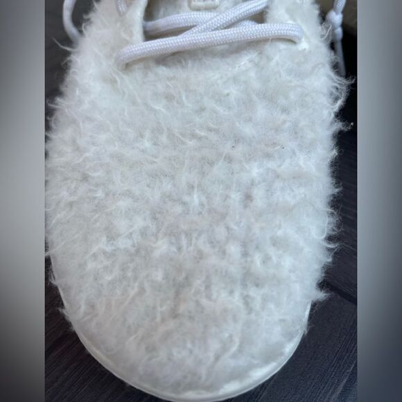 Allbirds ivory/cream certified merino shoes. Lace closure, good condition, M13 - Picture 4 of 10